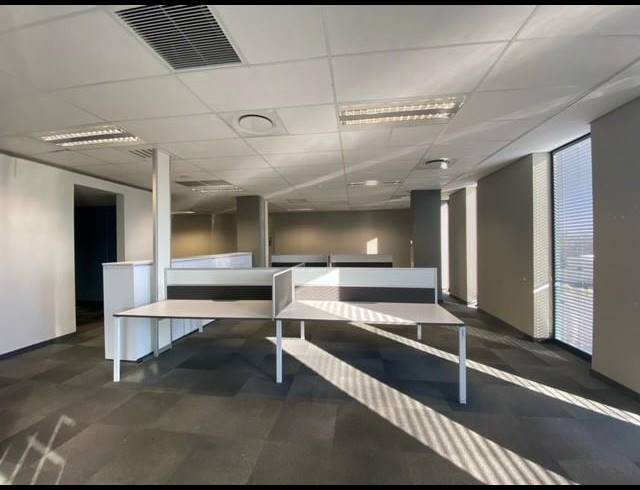 5,108M² OFFICE TO LET IN BRYANSTON